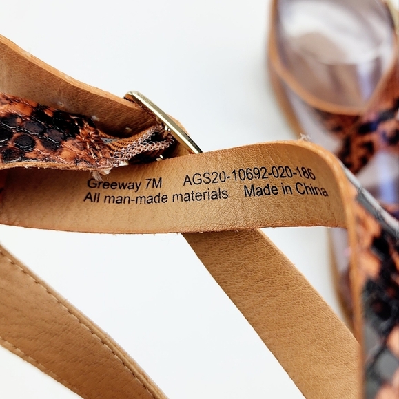 New Directions Greeway Snake Print  Strappy Sandals - Picture 7 of 9